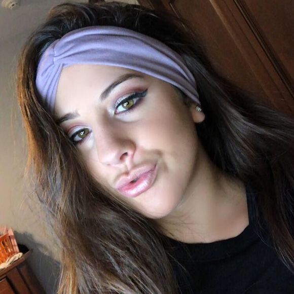 Meet your Posher, Marisa - Picture 1 of 1